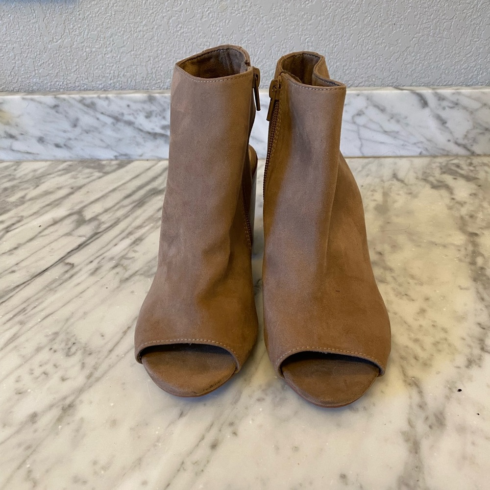 Aldo Womens open toe/heel high heel suede shoes size 7